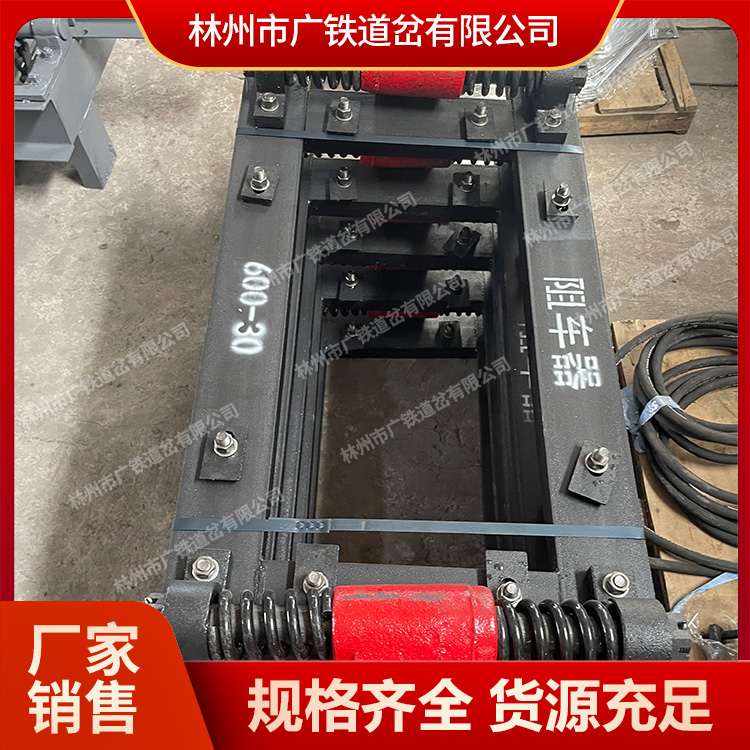 广铁气动阻车器  抱轨阻轮式 安装方便